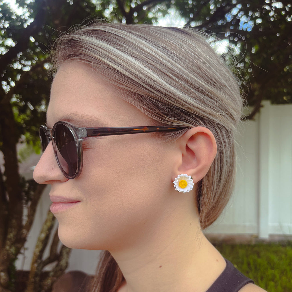 Classic Daisy - White