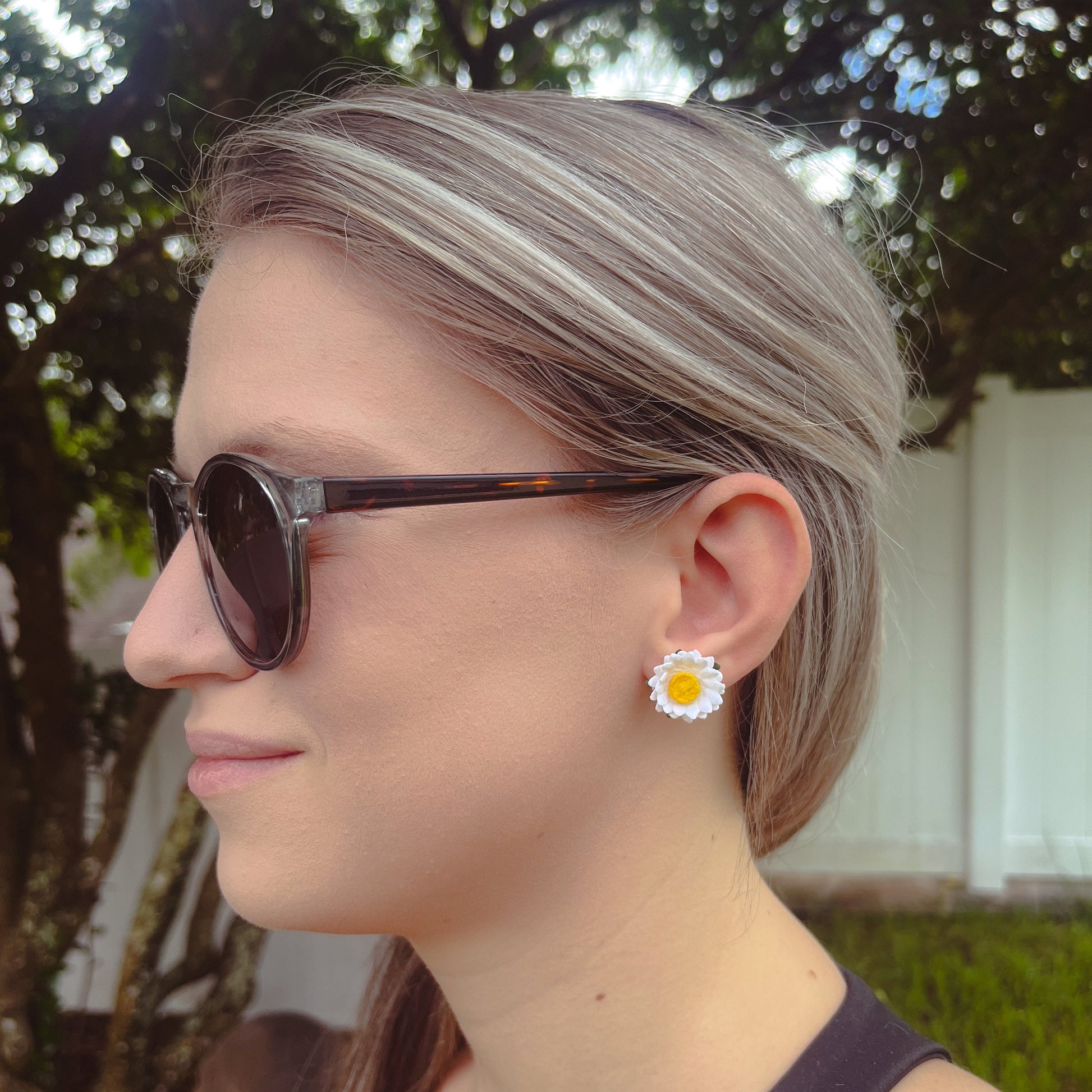 Classic Daisy - White