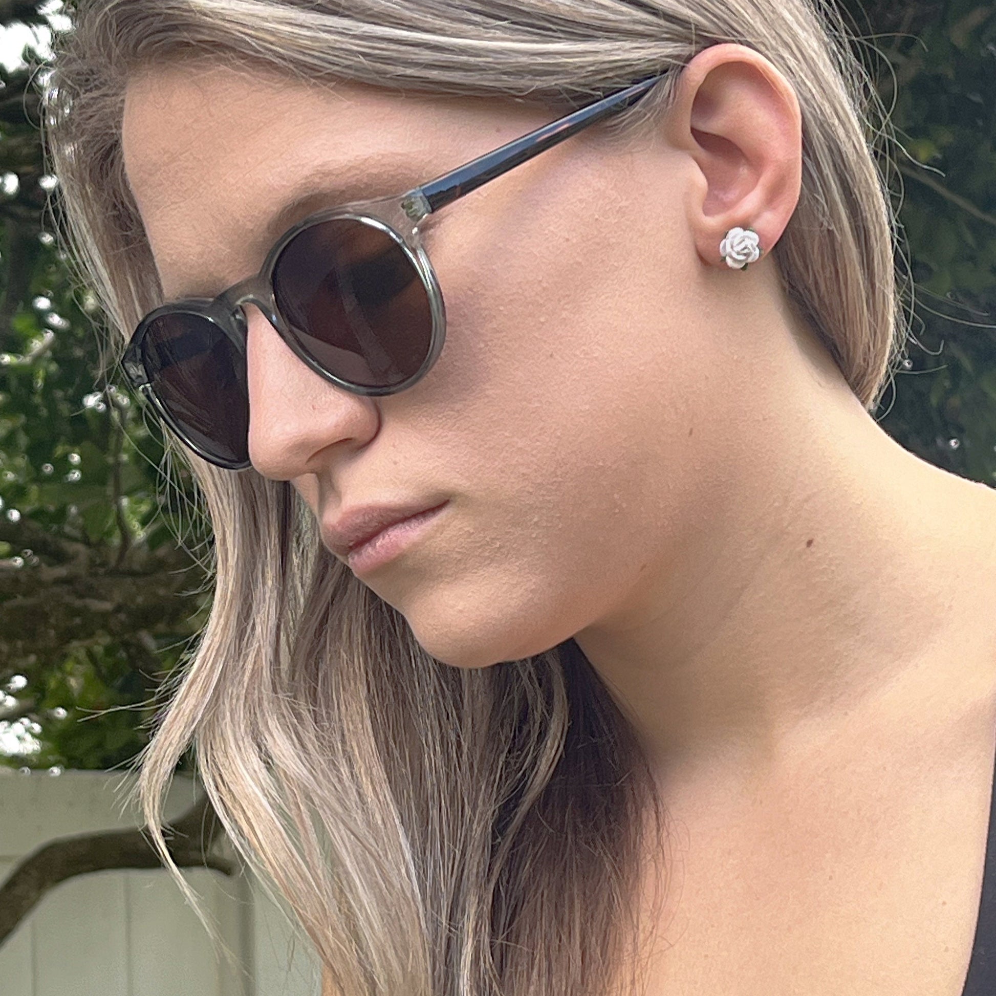 Classic Rose Small - White